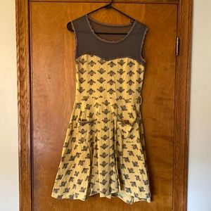 Women’s bumblebee patterned summer sundress, size small.
